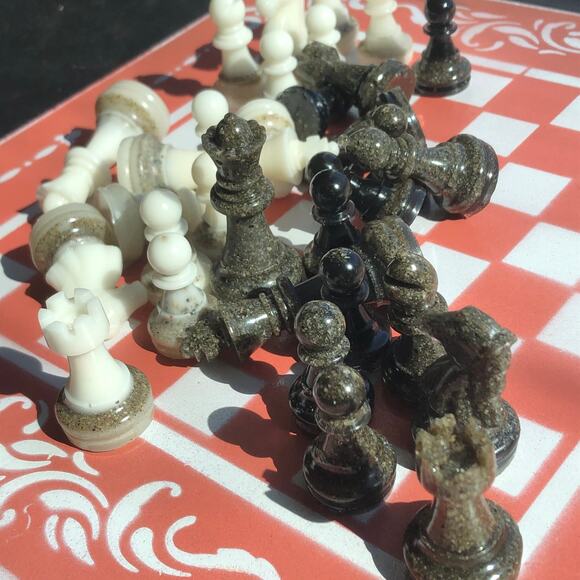 Chess Set - Salmon Pink - Picture 10 of 10